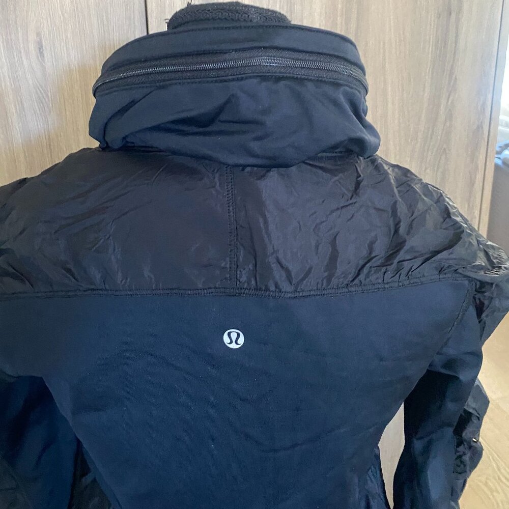 Lululemon Super Tracker Jacket - Picture 9 of 10